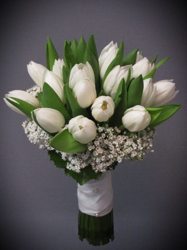 Ramo de tulipanes blancos